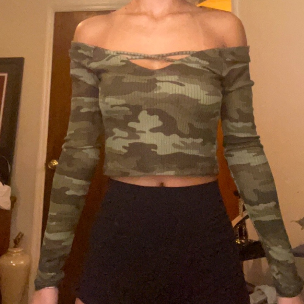 Camouflage off the shoulder crop top